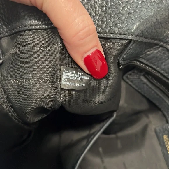 Michael Kors Shoulder Bag - Picture 6 of 12